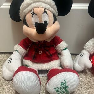 Disney Festive Minnie Mouse Plush in Red and White Disney store 2018
